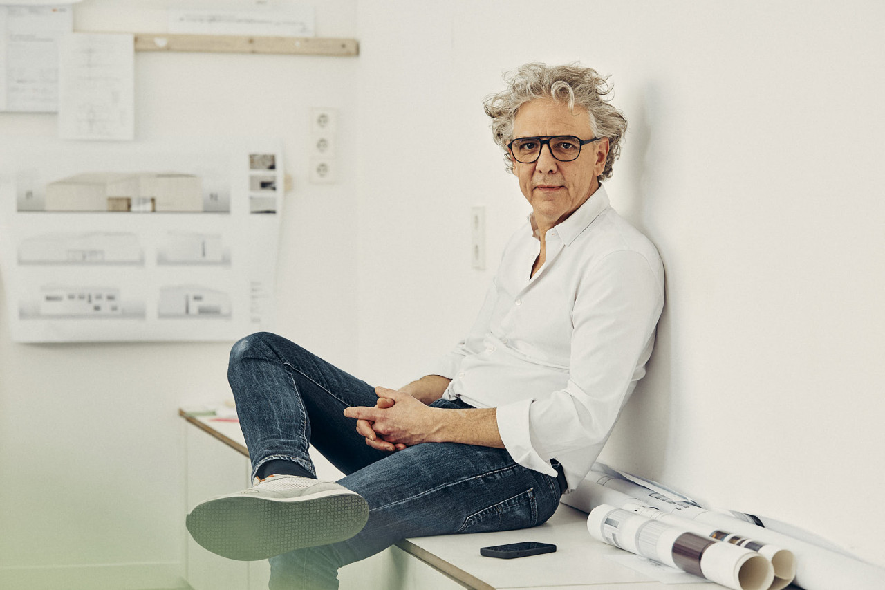 Portrait von Tobias Thiel